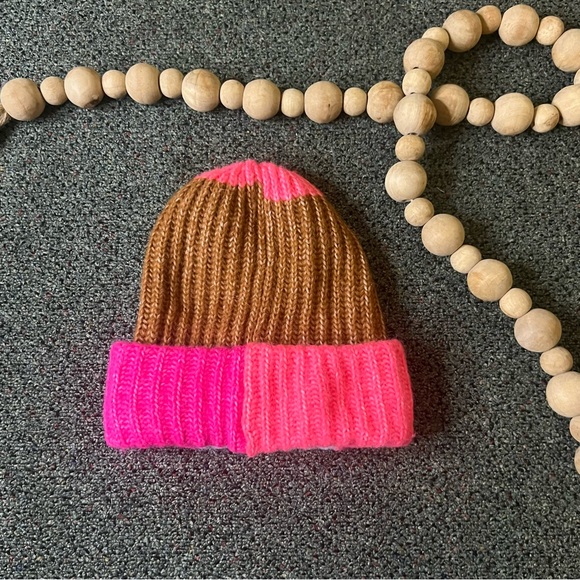 WILD FABLE Colorblock Neon Pink & Brown Chunky Knit Beanie Winter Hat Accesory - Picture 11 of 16
